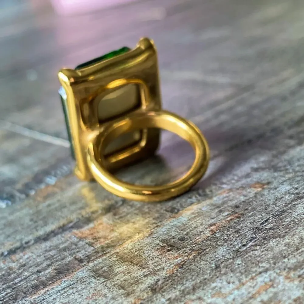 NEW Emerald Green Zirconium Stone Cocktail Ring